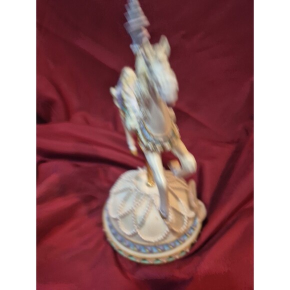 The San Francisco Music Box Co. Carousel In The Good Ol' Summertime Sea Shell - Picture 4 of 6